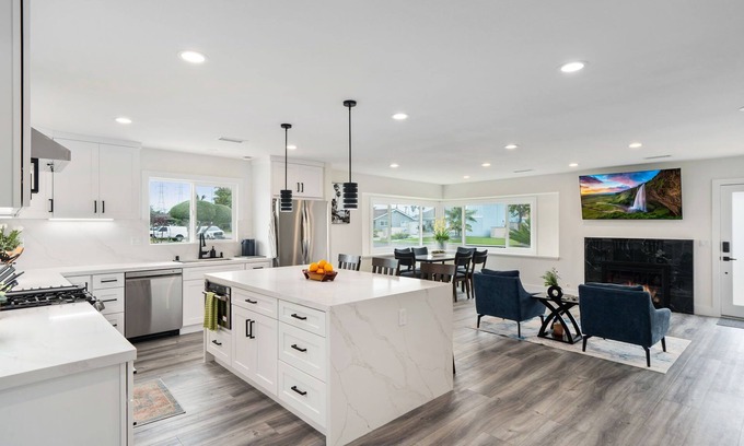 Fountain Valley House | Newly Renovated! OC Retreat Near Disney & Beaches