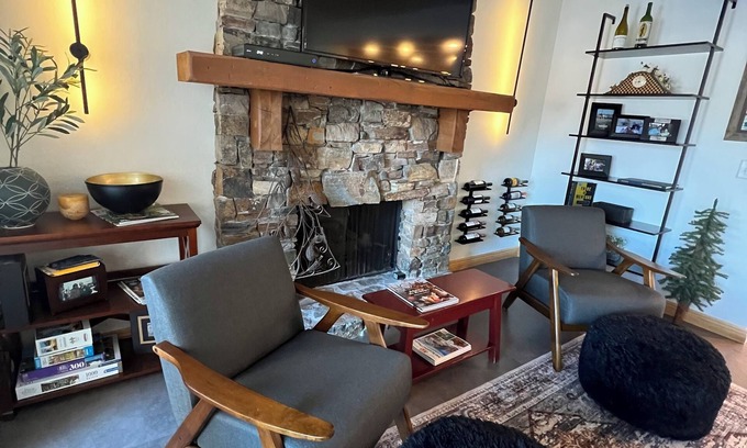 Park Meadows House | NEWLY UPDATED INTERIOR FOR 2024-2025 SKI SEASON! BOOK NOW!