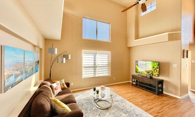 Barker House | Newly Upgraded w a quiet neighborhood