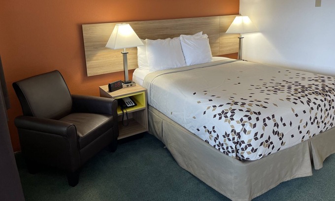 Newport Hotel | Newport Coast Inn