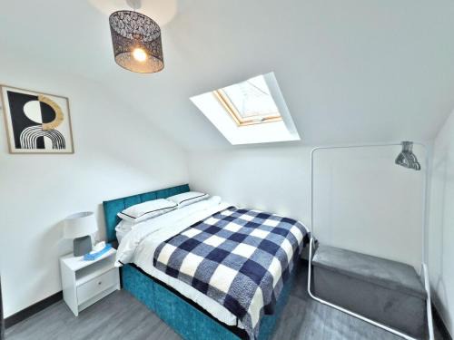 Royal Tunbridge Wells Apartment | Newton's Suite