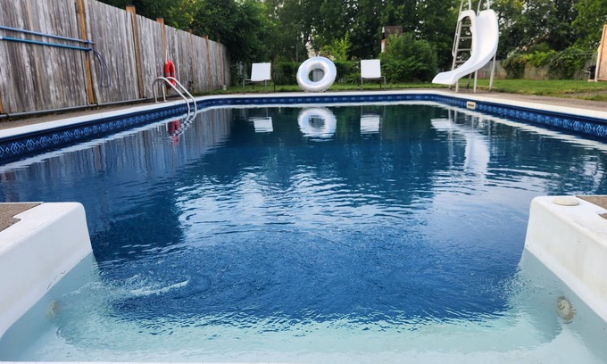 Chippawa Other | Niagara Farmhouse Cottage with Attic & heated Pool