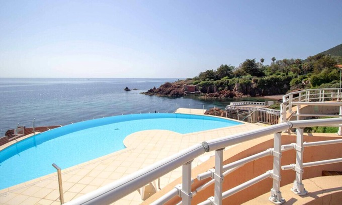 Le Trayas Apartment | Nice 51 M² With Terrace Pool And Sea View