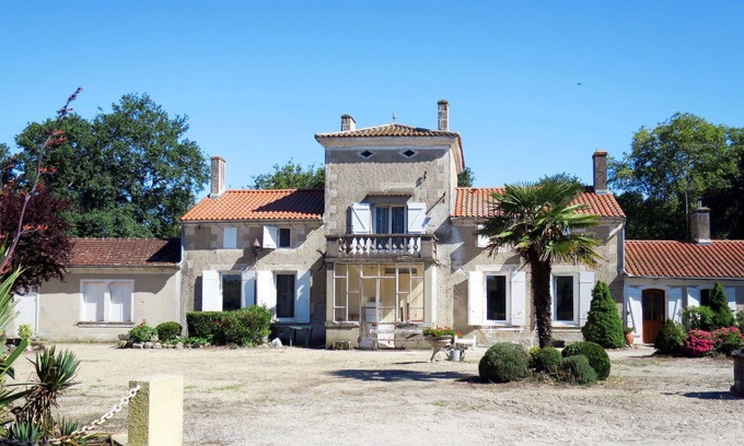 Jau-Dignac-et-Loirac House | Nice apartment in villa for 5 people with WIFI, TV and terrace