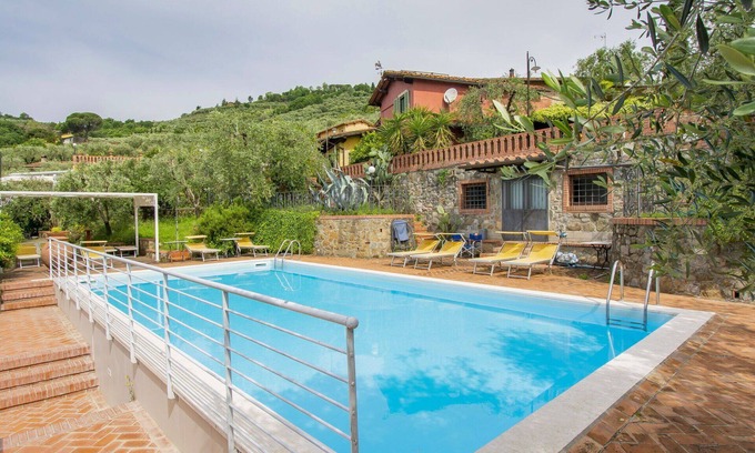 Pieve a Nievole Apartment | Nice apartment for 3 people with pool, hot tub, WIFI, TV, patio and pets allowed