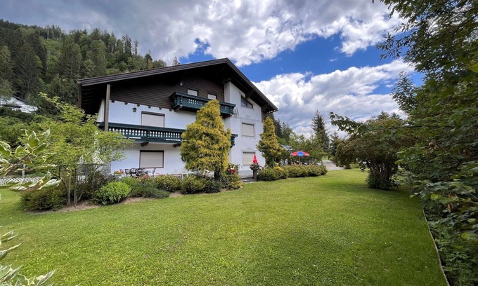 Agsdorf Apartment | Nice apartment for 4 guests with WIFI, TV, patio and pets allowed