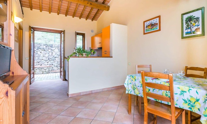San Baronto Apartment | Nice apartment for 2 guests with WIFI, pool, TV, terrace, pets allowed and panoramic view