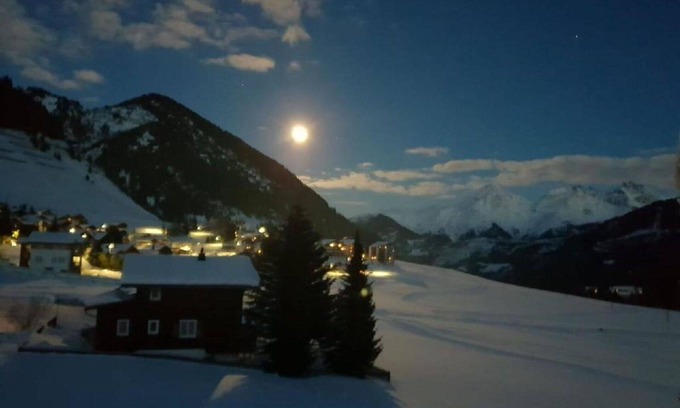 Sedrun Apartment | Nice apartment for 2 guests with TV, balcony and parking