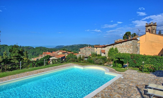 Massarosa Apartment | Nice apartment for 2 people with WIFI, pool, close to Viareggio