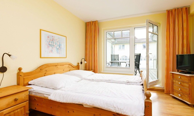 Ostvorpommern Apartment | Nice apartment for 4 guests with WIFI, TV and terrace
