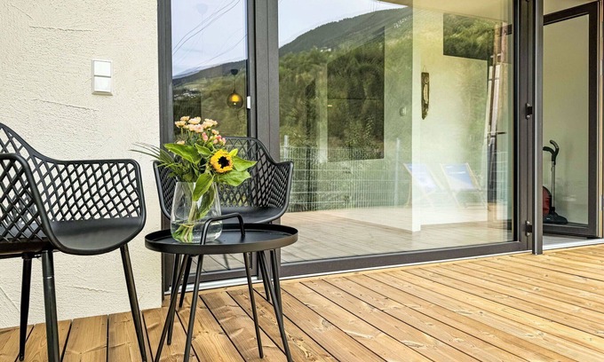 Fliess Apartment | Nice apartment for 4 guests with WIFI, TV, terrace and parking