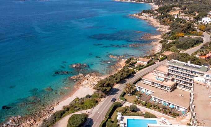 Ajaccio Apartment | Nice apartment for 4 people with WIFI, pool, A/C, TV, terrace and pets allowed