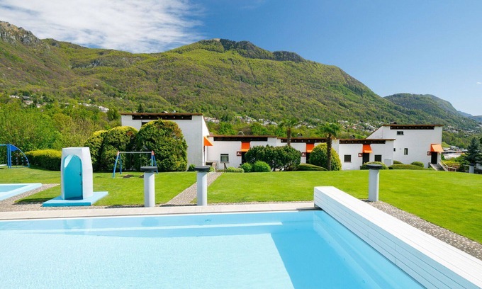 Sonvico Apartment | Nice apartment for 5 people with WIFI, pool, patio, pets allowed and panoramic view
