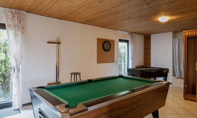 Immerath Apartment | Nice apartment for 7 people with WIFI, TV, terrace and pets allowed