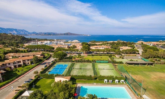 Puntaldia House | Nice apartment in villa for 8 guests with A/C, pool, TV and terrace