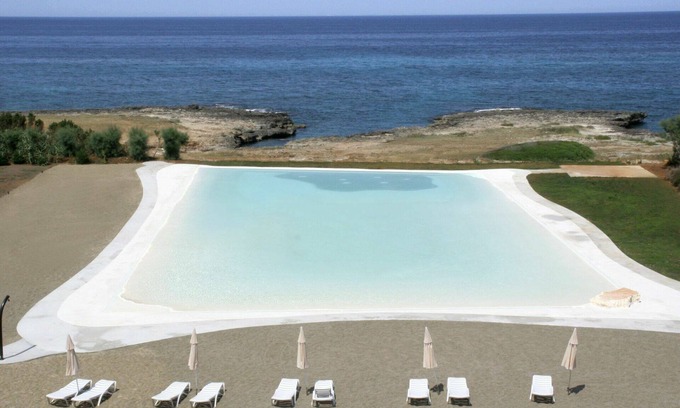 Salento Peninsula House | Nice apartment in villa for 6 guests with WIFI, A/C, pool, terrace and parking
