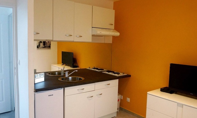 Le Moule Apartment | Nice apartment with small sea view, in Le Moule