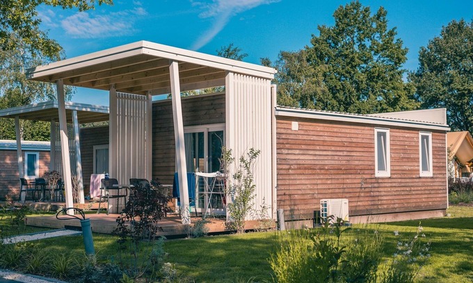 Kaatsheuvel Ski Chalet | Nice chalet with airco near Efteling