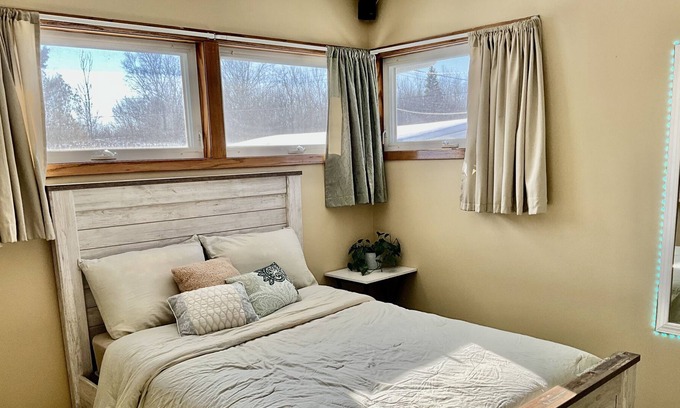 Duluth House | Nice home in Duluth near Superior trail and everything else.