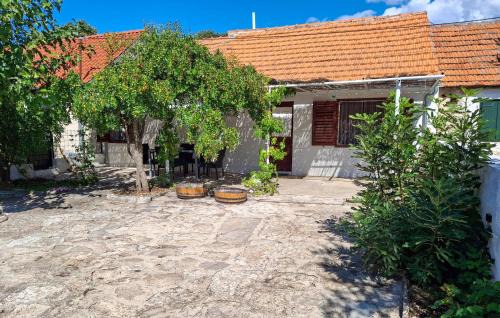 Sibenik House | Nice Home In Konjevrate With Kitchen
