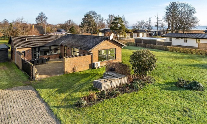 Spodsbjerg House | Nice home in Rudkøbing with kitchen