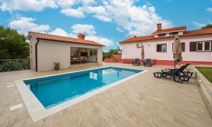 Becici House | Nice home in Sveti Bartol