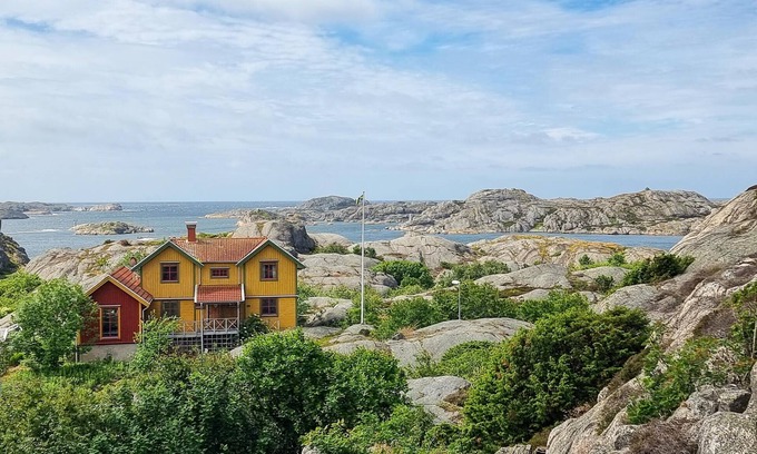 Skaerhamn House | Nice home in Tjörn with sauna