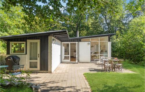 Udsholt House | Nice Home In Vejby With Kitchen