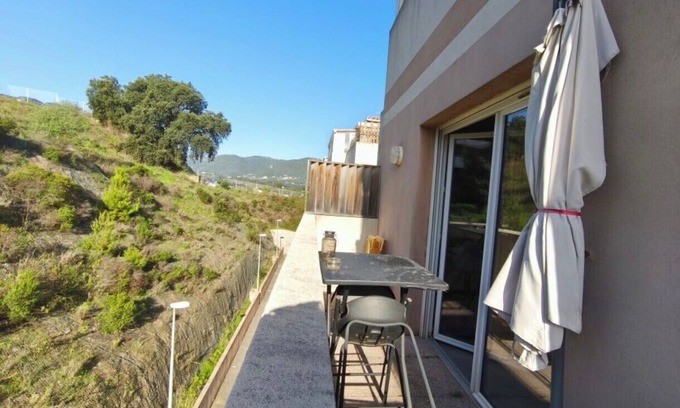 Sarrola-Carcopino Apartment | Nice T2 with Wifi - balcony and view