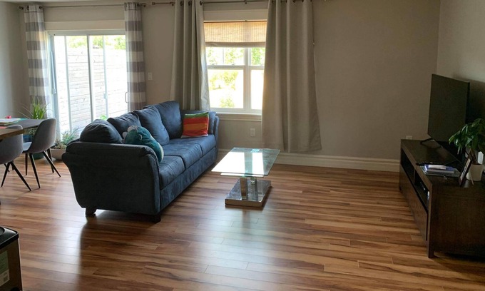 Stratford House | Nice townhouse by the hiking trails, close to downtown and all