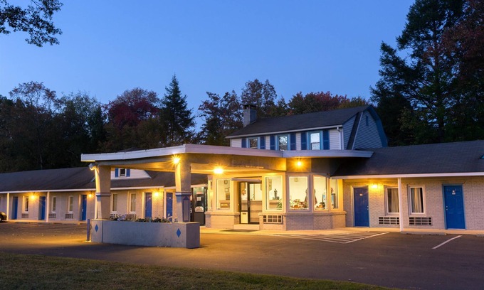 Bartonsville Cabin | Night Lodge