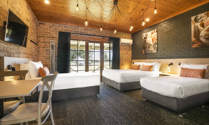 Dubbo Hotel | Nightcap at Macquarie Inn