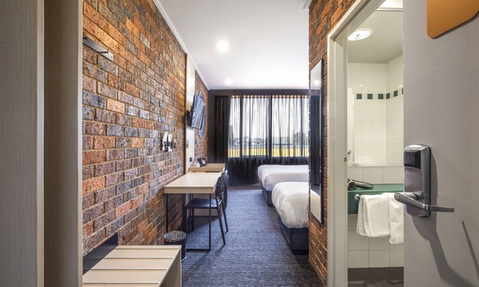 Altona North Hotel | Nightcap at Millers Inn