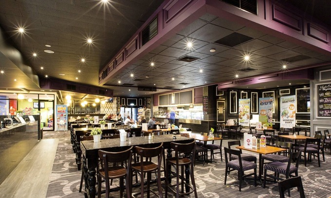 Airport West Hotel | Nightcap at Skyways Hotel