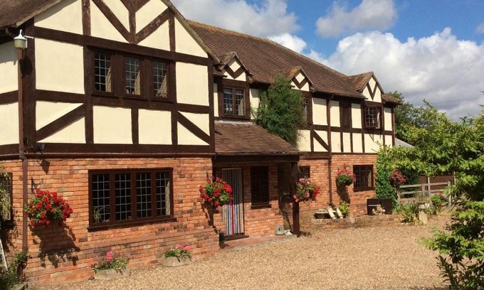 Pershore Bed & Breakfast | NIGHTINGALE B&B