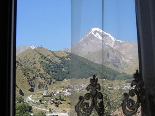 Stepantsminda Hotel | Nino Khetaguri Guest House