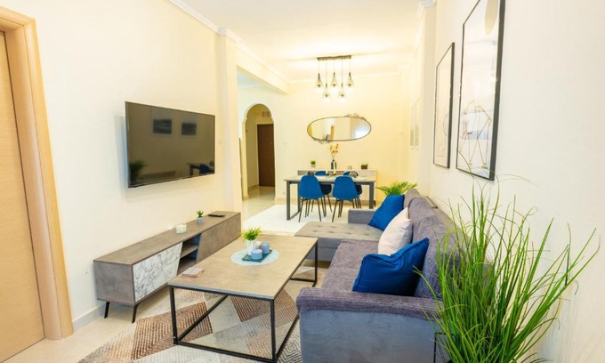 Thessaloniki Apartment | Niovi Stylish Apt - Walk to Promenade - 500 Mbps