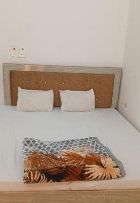 Aonla Hotel | Nirmala garden