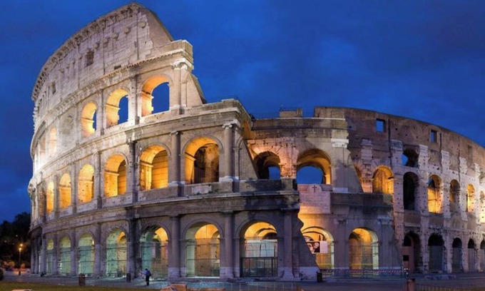 Campitelli Apartment | nLuxurious Apartment Overlooking the Colosseum