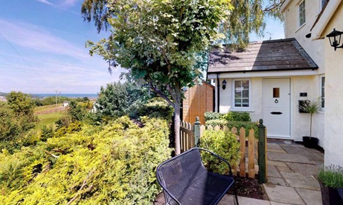 Llandudno Junction Cottage | No. 2 Ty Cerrig - Two Bedroom Cottage, Sleeps 4