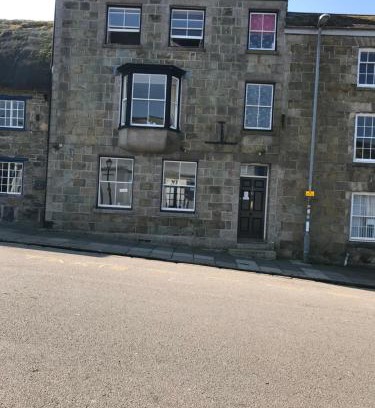 Helston Bed & Breakfast | No 52 bed and breakfast