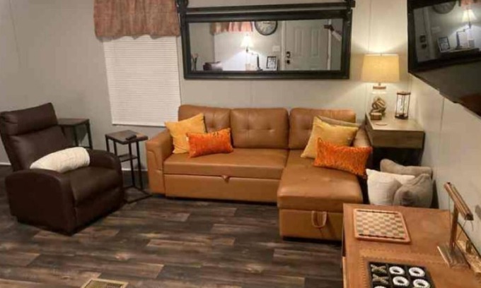Summerton House | No Cleaning Fee 3BR ~ Sleeps 10 ~Near Santee Lakes