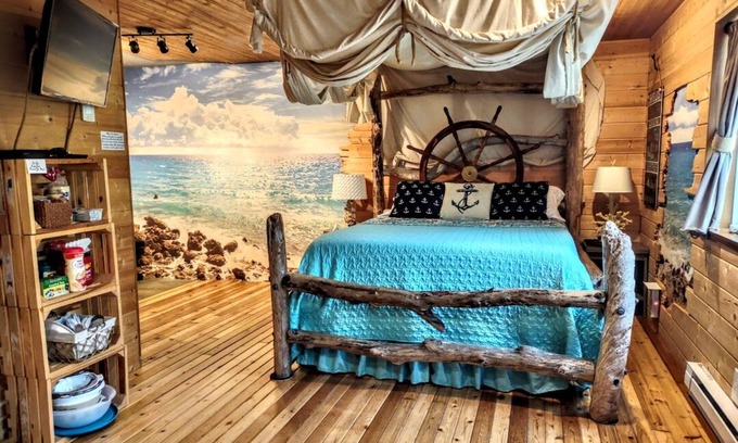 Waldport Apartment | NO CLEANING FEE! Castaway Cove-Launch Free Kayaks&Canoe from bank-Near Beach too