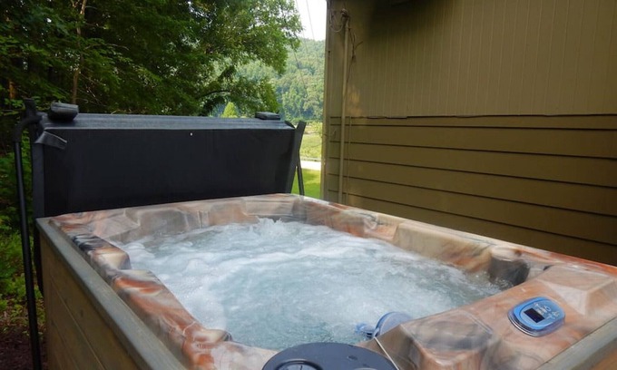 Guild House | NO SUNDAY CHECK INS, GONE FISHING COTTAGE