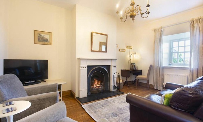 Bamburgh House | No9 Budle Sands
