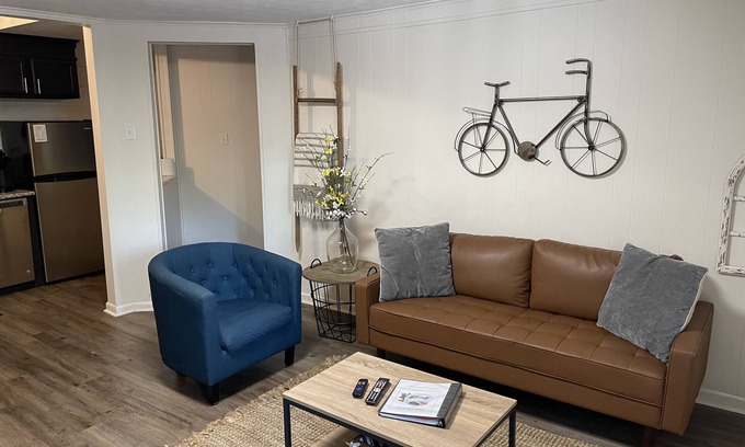 Old North Knoxville Apartment | NoKno Flats Walk to K-Brew Coffeehouse ☕