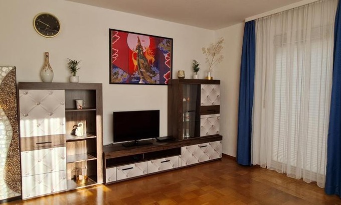 Munchen District Apartment | Nomadengold