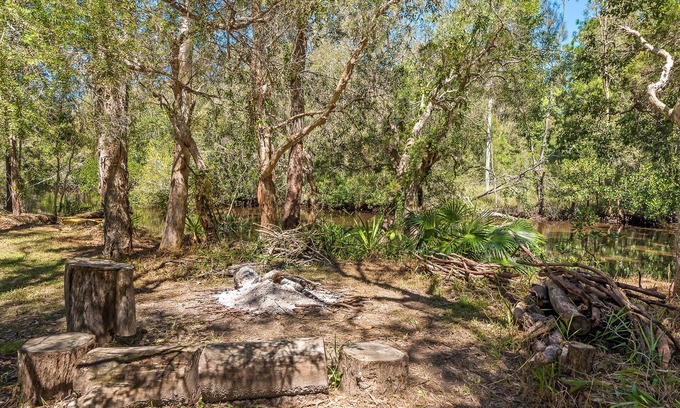 Tewantin Cottage | Noosa riverside cottage in Australian bush setting