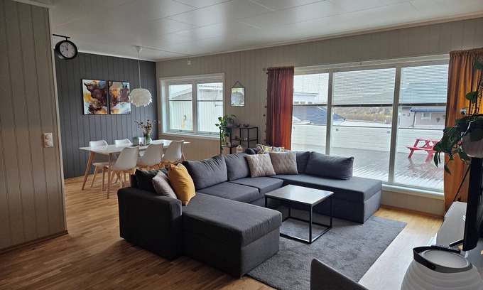 Tromso Apartment | Norhernlight Luxus home -5 min AirPort-free park