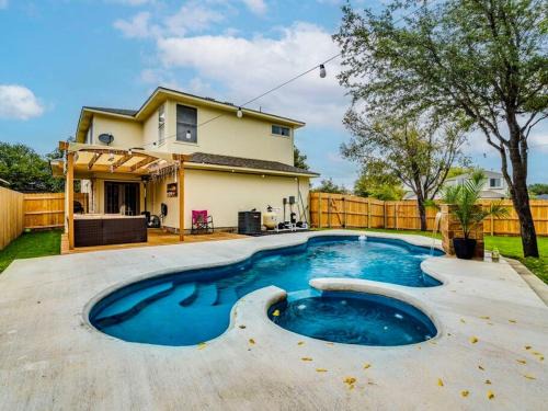 McNeil House | North ATX Paradise Oasis pool w Hot Tub 4BR 2 half BA